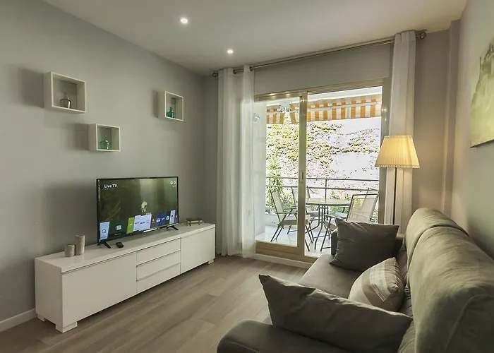 Lets Holidays Pool Near 3 Апартаменты *