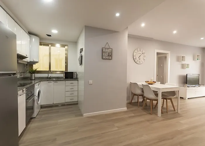 Lets Holidays Pool Near 3 *